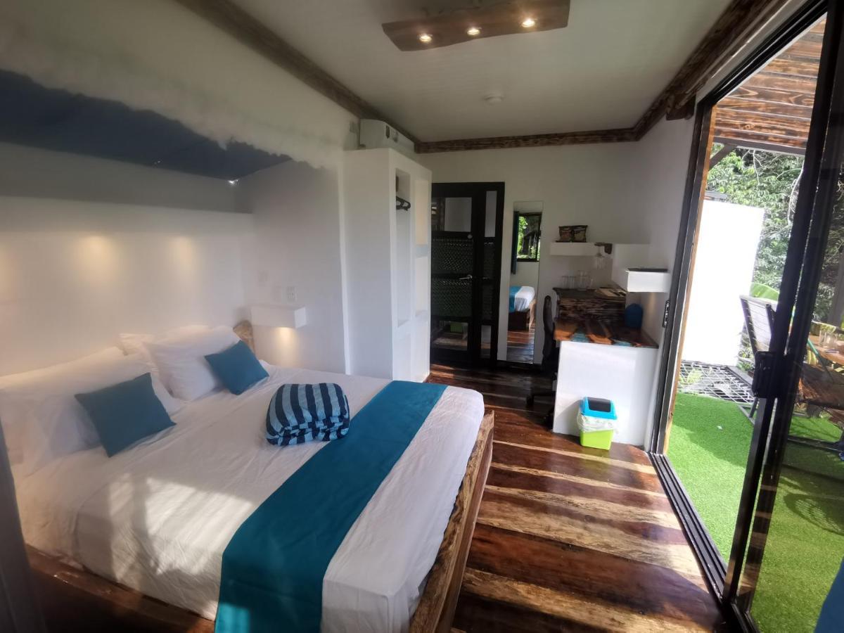 Glamping Tomaselli Hotel Manuel Antonio Buitenkant foto