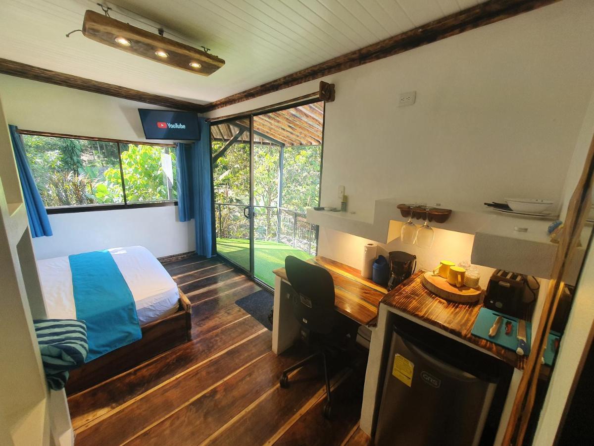 Glamping Tomaselli Hotel Manuel Antonio Buitenkant foto